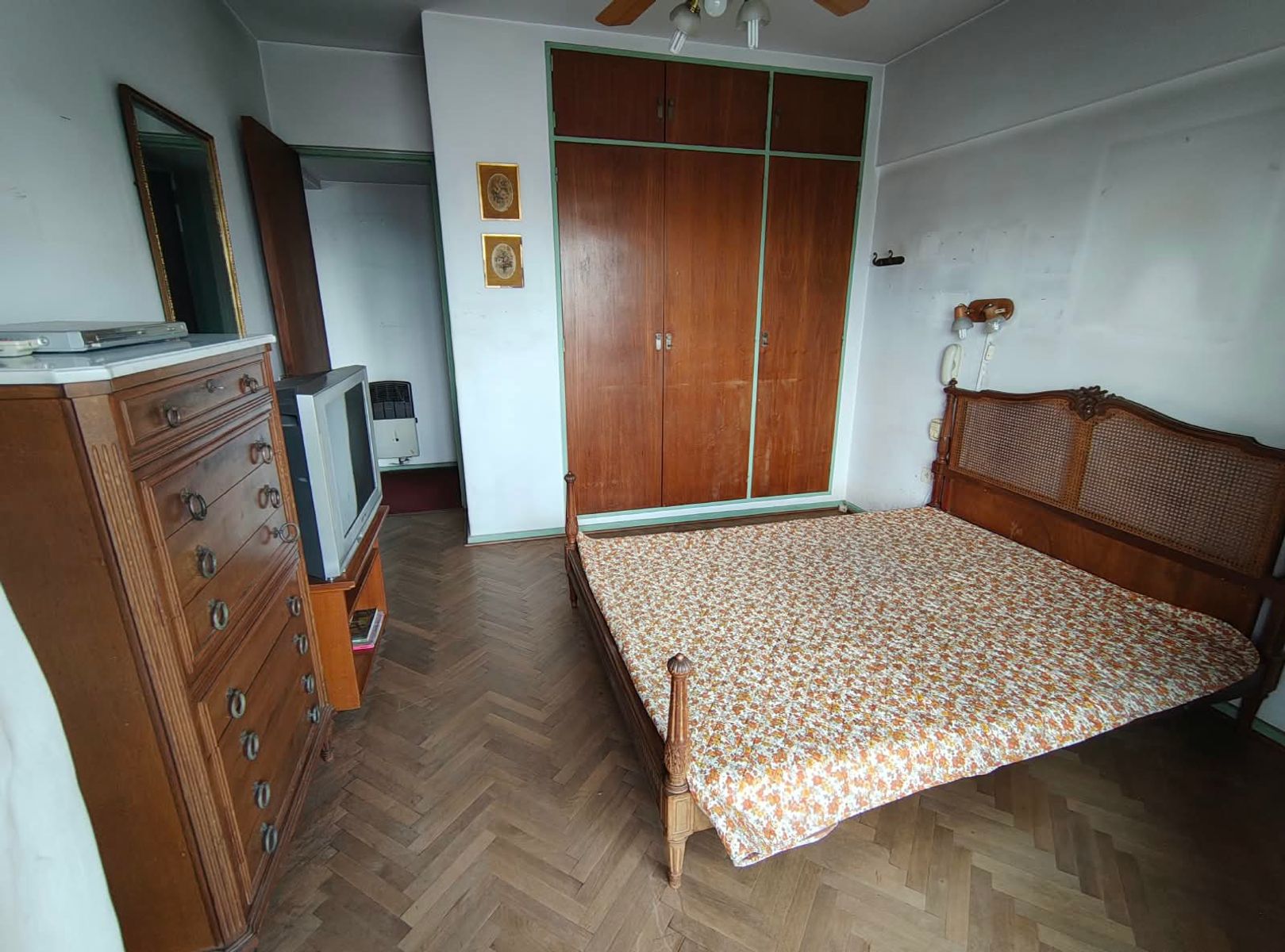Semipiso de 4 Ambientes con Dependencia y balcon, frente a Plaza Misericordia. BAULERA — foto 14