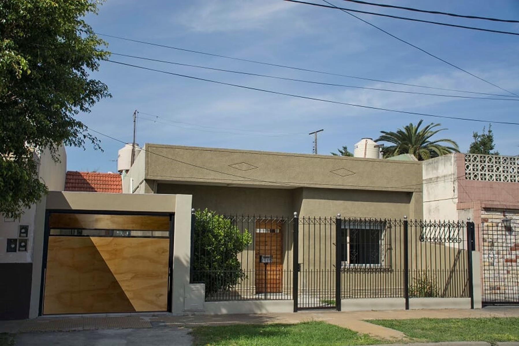 Venta Casa Americana en Morón
