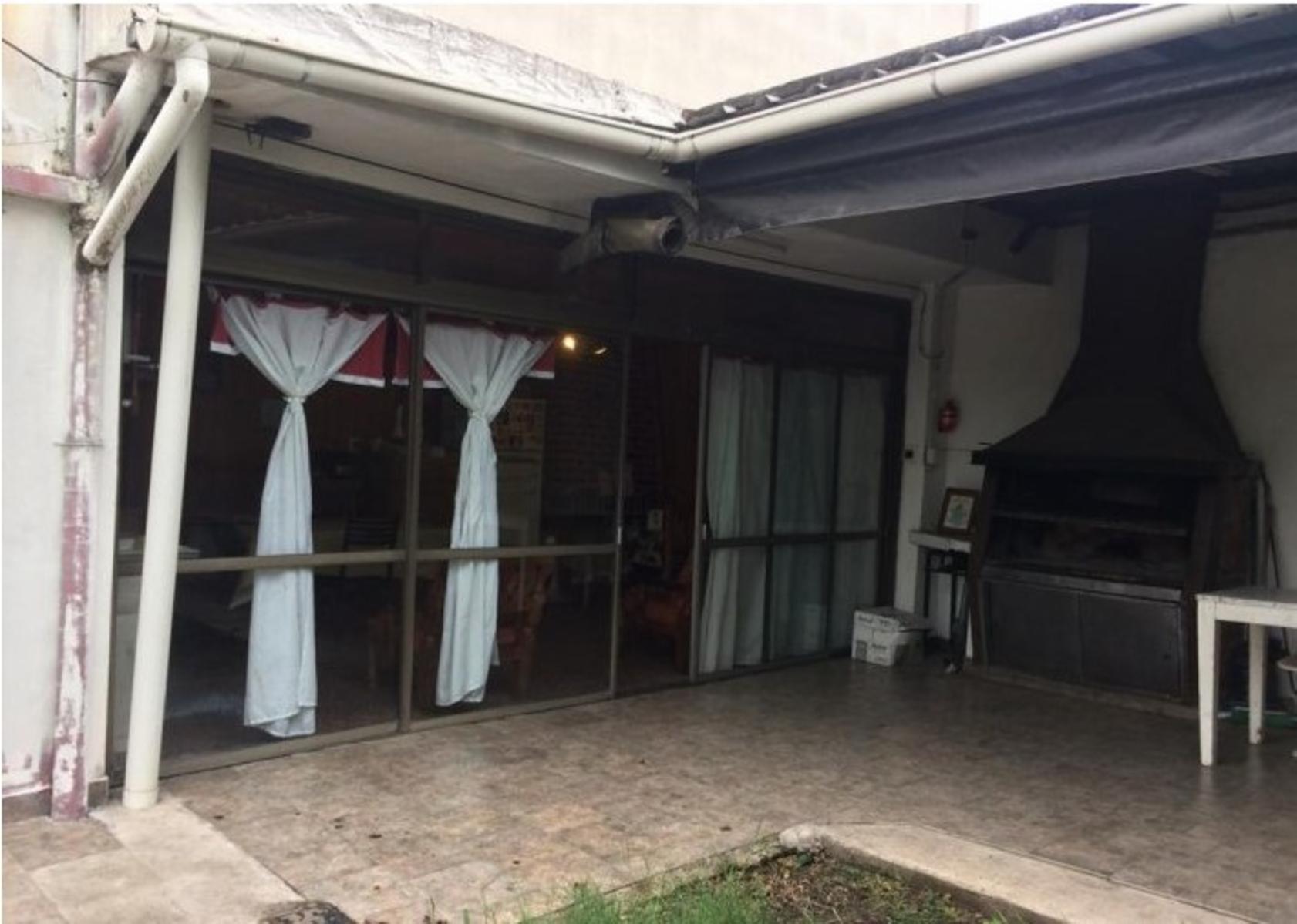 CASA SOBRE LOTE PROPIO DE 10 M2 X 23 M2 EN VENTA DE 3 AMBIENTES EN VILLA LUZURIAGA — foto 5