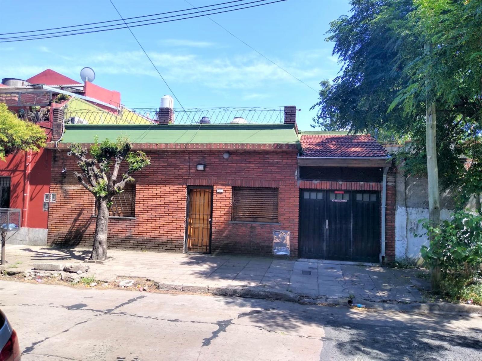 CASA DE 4 AMBIENTES EN VENTA LOMAS DEL MIRADOR