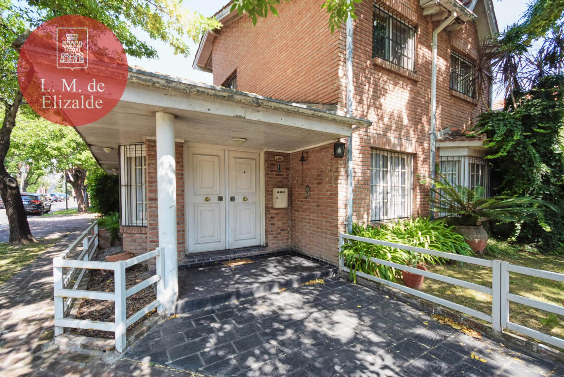 Julian Navarro y Hudson - Casa en Venta c/jardin y pileta - Beccar