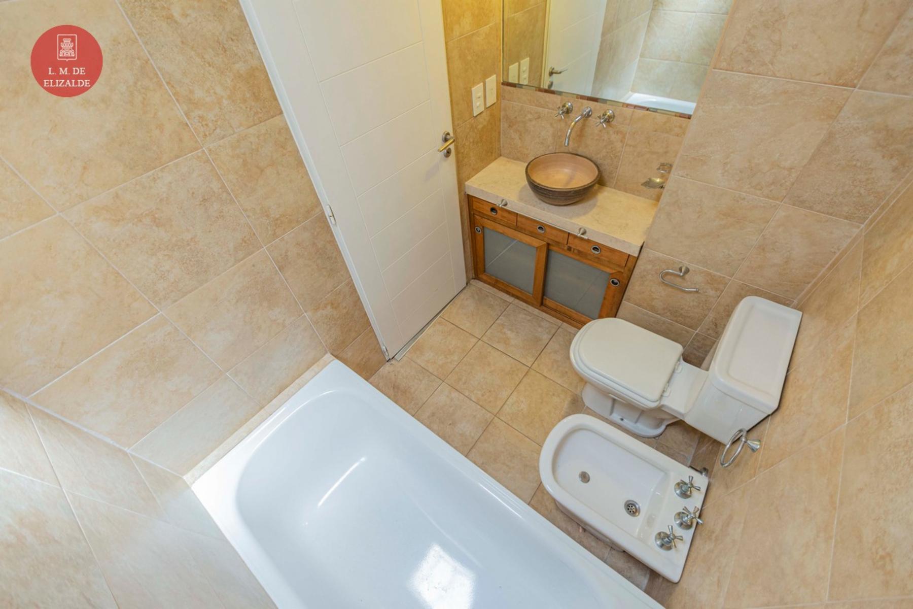 Estanislao del Campo y Roca - Duplex de 3 amb con Amenities - Venta - Florida — foto 13