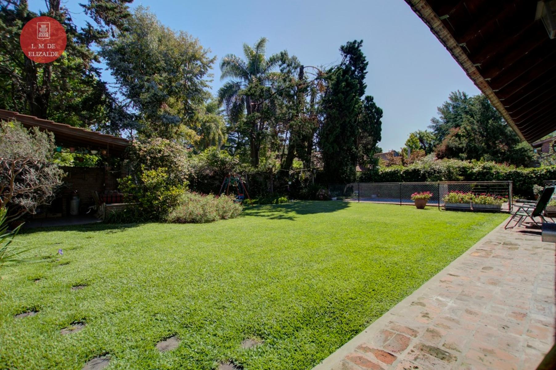 Gdor. Arana y Av. Sucre - Casa con gran jardín, pileta y quincho - Venta - Santa Rita - Boulogne — foto 3