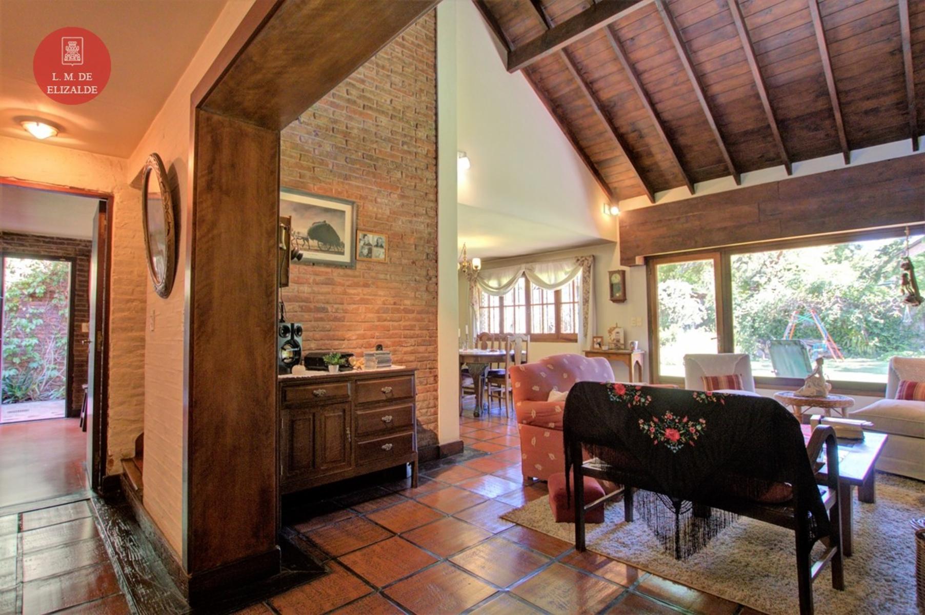Gdor. Arana y Av. Sucre - Casa con gran jardín, pileta y quincho - Venta - Santa Rita - Boulogne — foto 13