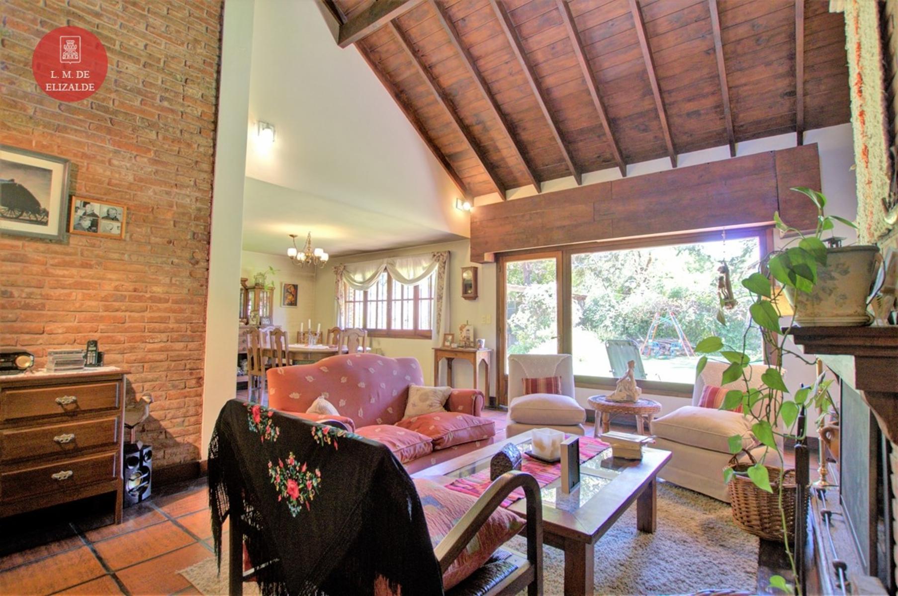 Gdor. Arana y Av. Sucre - Casa con gran jardín, pileta y quincho - Venta - Santa Rita - Boulogne — foto 14