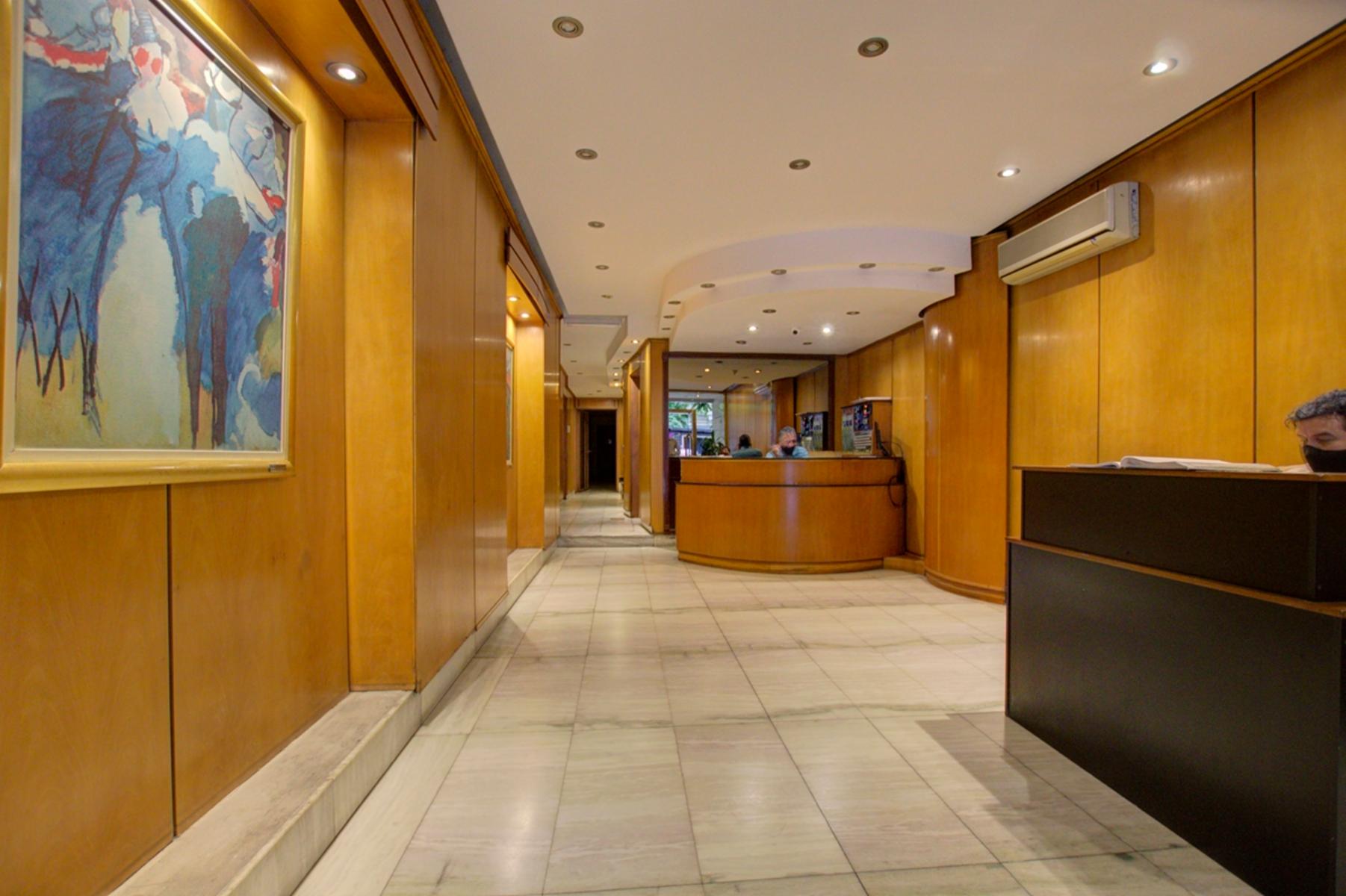 Uruguay y Av. Córdoba - Tribunales Oficina o Vvda - Vig - Venta/Alq. — foto 2
