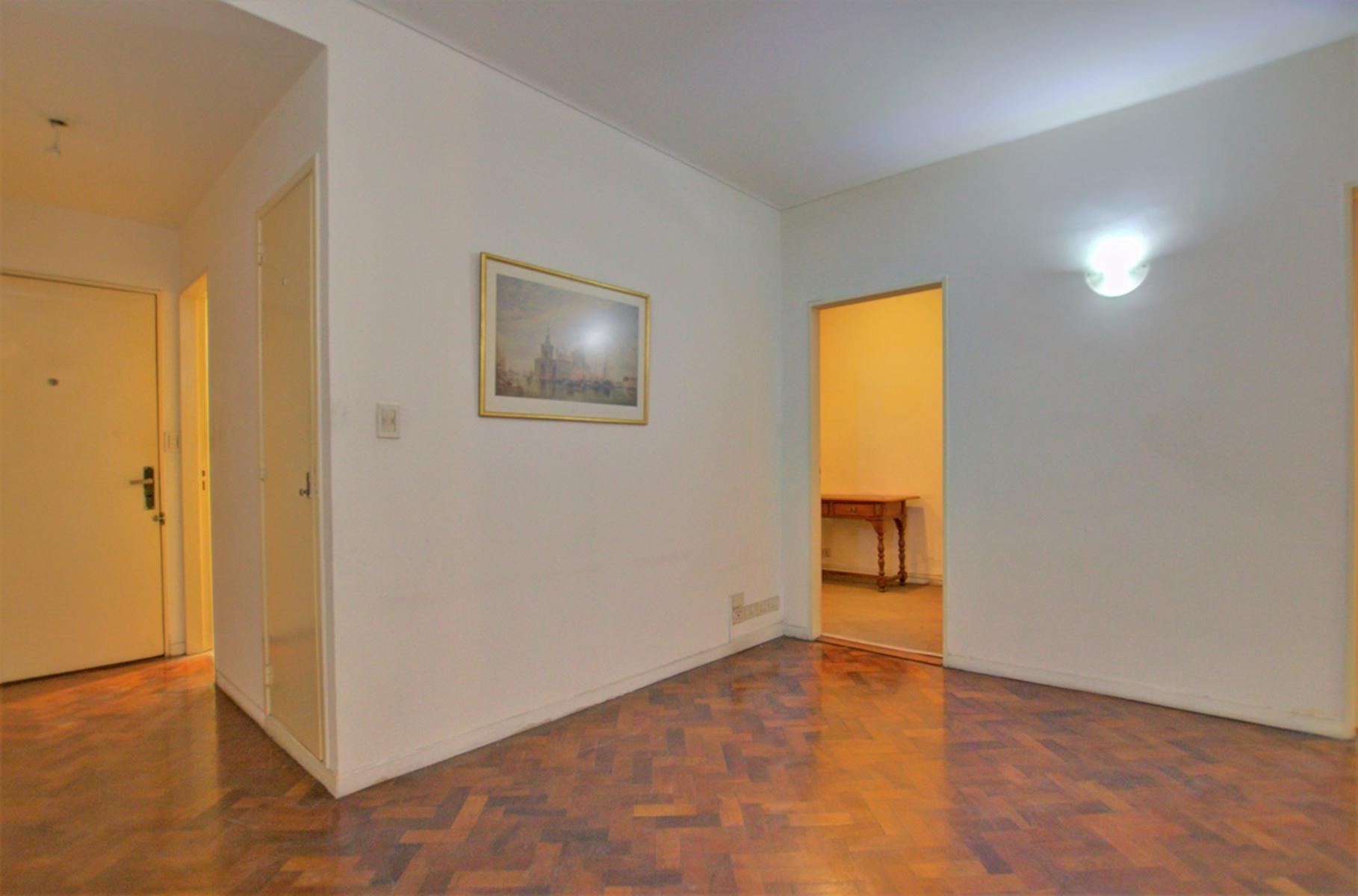 Uruguay y Av. Córdoba - Tribunales Oficina o Vvda - Vig - Venta/Alq. — foto 8