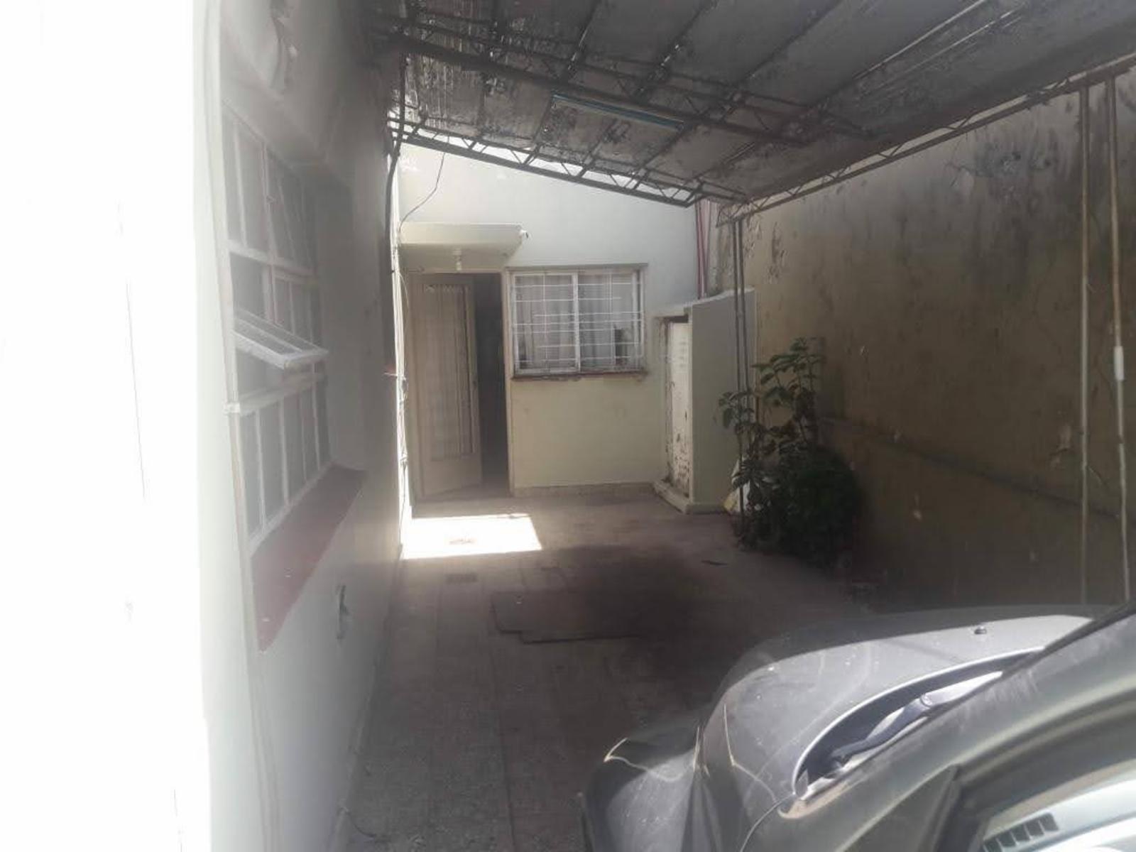 Chalet a remodelar con 2 viviendas en terreno de 10 x 30 — foto 5