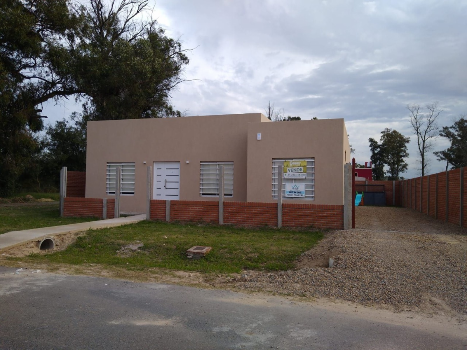 CASA EN LUJAN BARRIO NUEVO LORETO