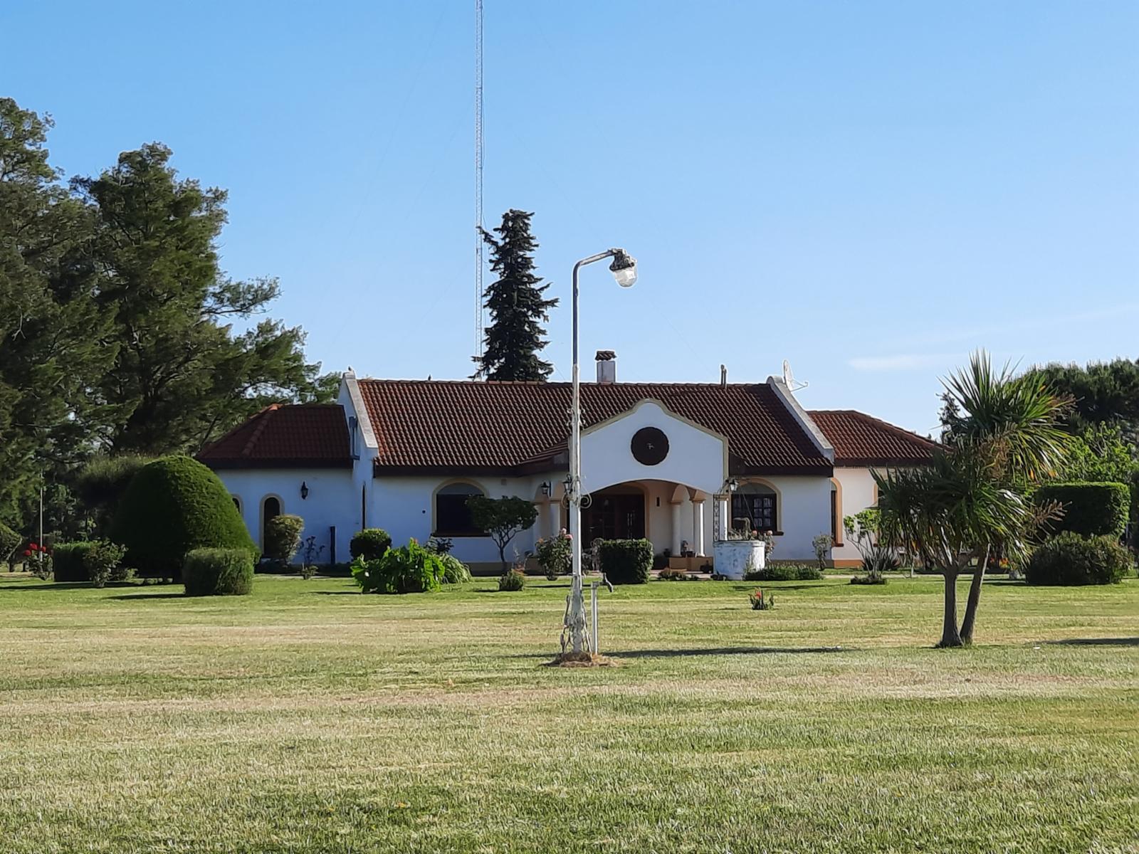 EXCELENTE FRACCION EN DOLORES, CASCO DE ESTANCIA CON LAGO ARTIFICIAL - 11