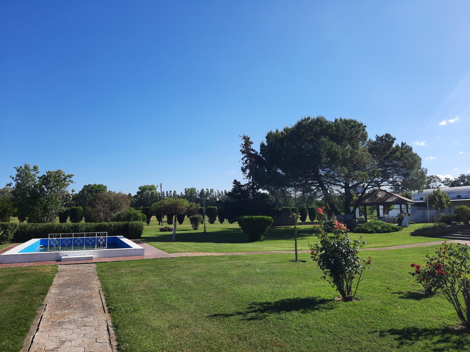 EXCELENTE FRACCION EN DOLORES, CASCO DE ESTANCIA CON LAGO ARTIFICIAL - 13