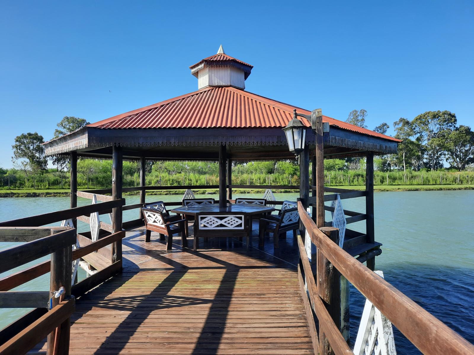 EXCELENTE FRACCION EN DOLORES, CASCO DE ESTANCIA CON LAGO ARTIFICIAL - 14