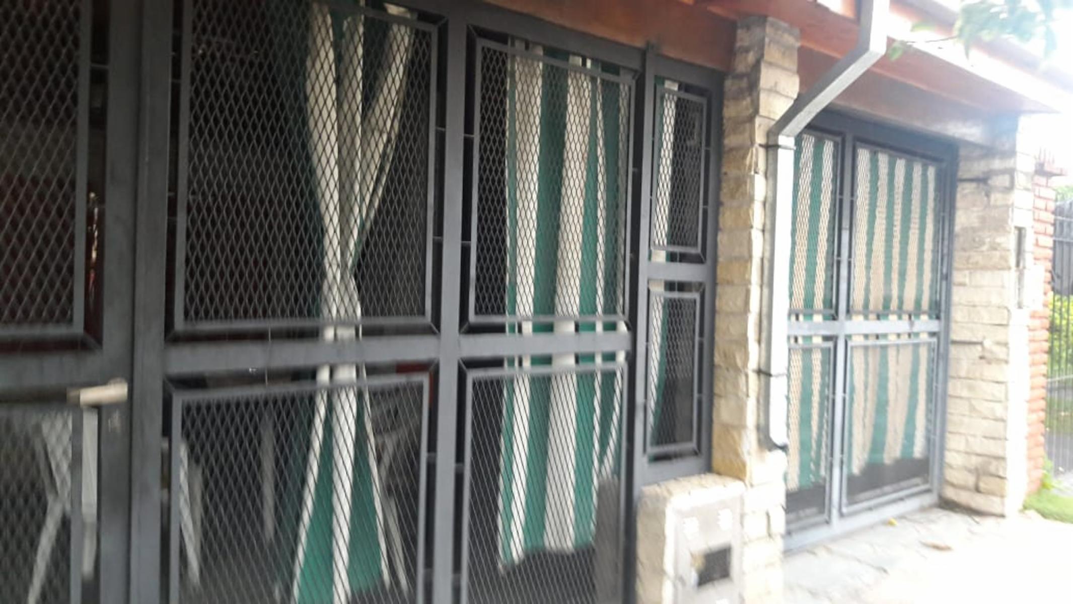 Casa 4 ambientes lote propio