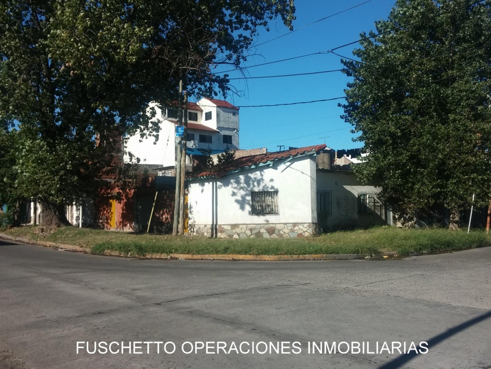 VENTA - TAPIALES - CASA 300 M² - COD 803