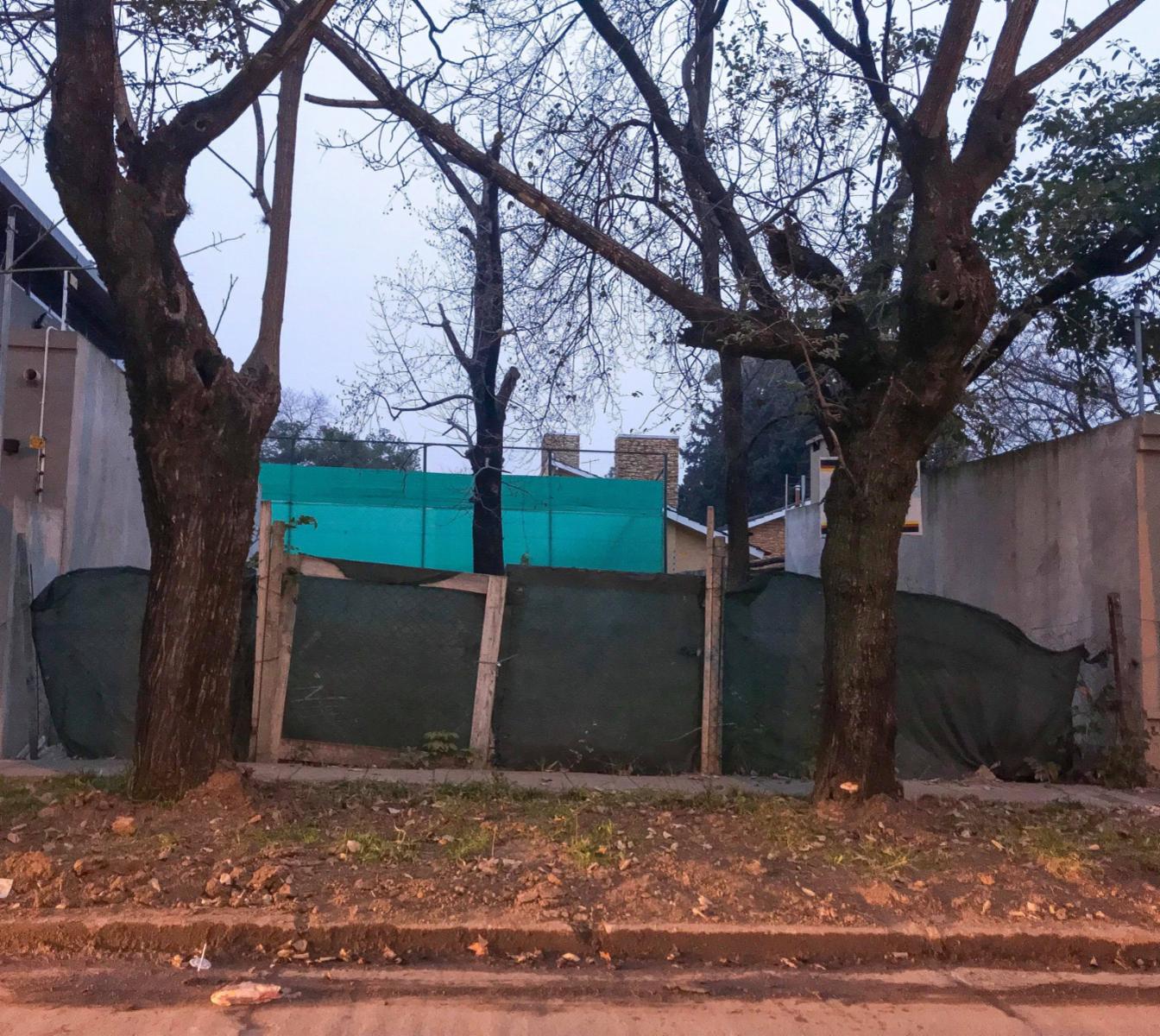 Lote de 9,15 X 18,50 en zona residencial