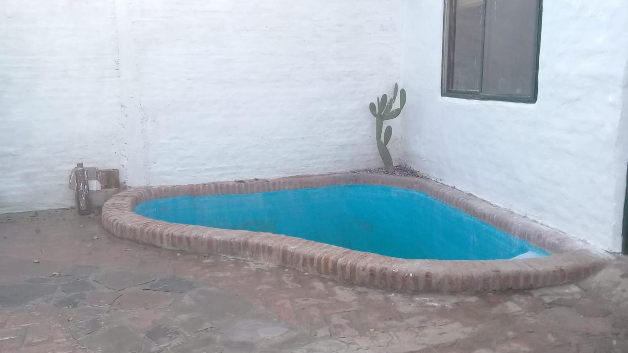 Casa c/ opción a segunda construcción sobre lote de 10 x 30 en Bella Vista — foto 3