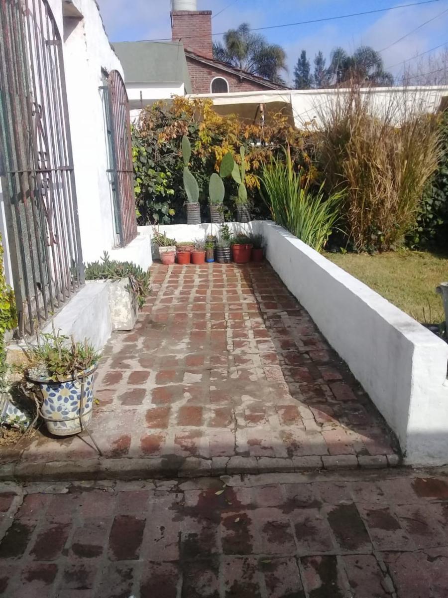 Casa c/ opción a segunda construcción sobre lote de 10 x 30 en Bella Vista — foto 5