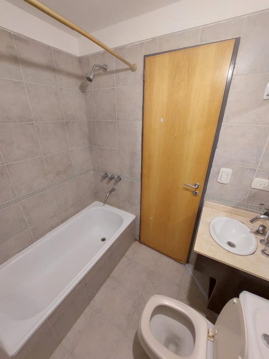 Departamento 2 ambientes, sin cochera. - 12