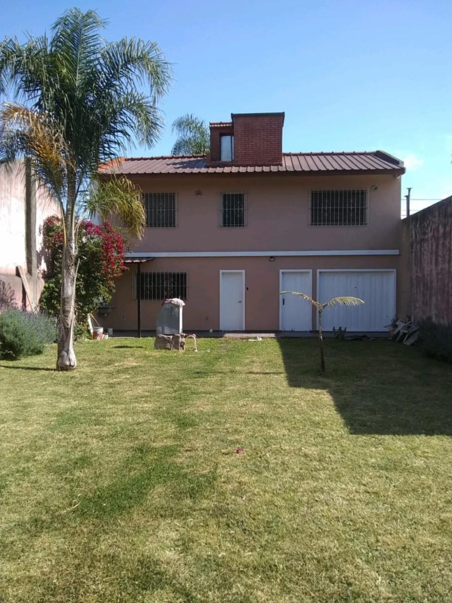 CHALET, 5 AMBIENTES, FONDO LIBRE - 9