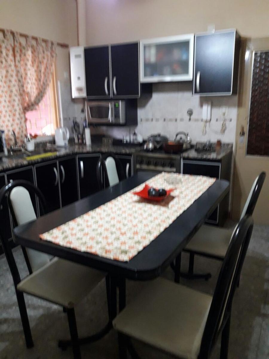 RAMOS MEJIA, CASA AMERICANA DE 4 AMB. — foto 3