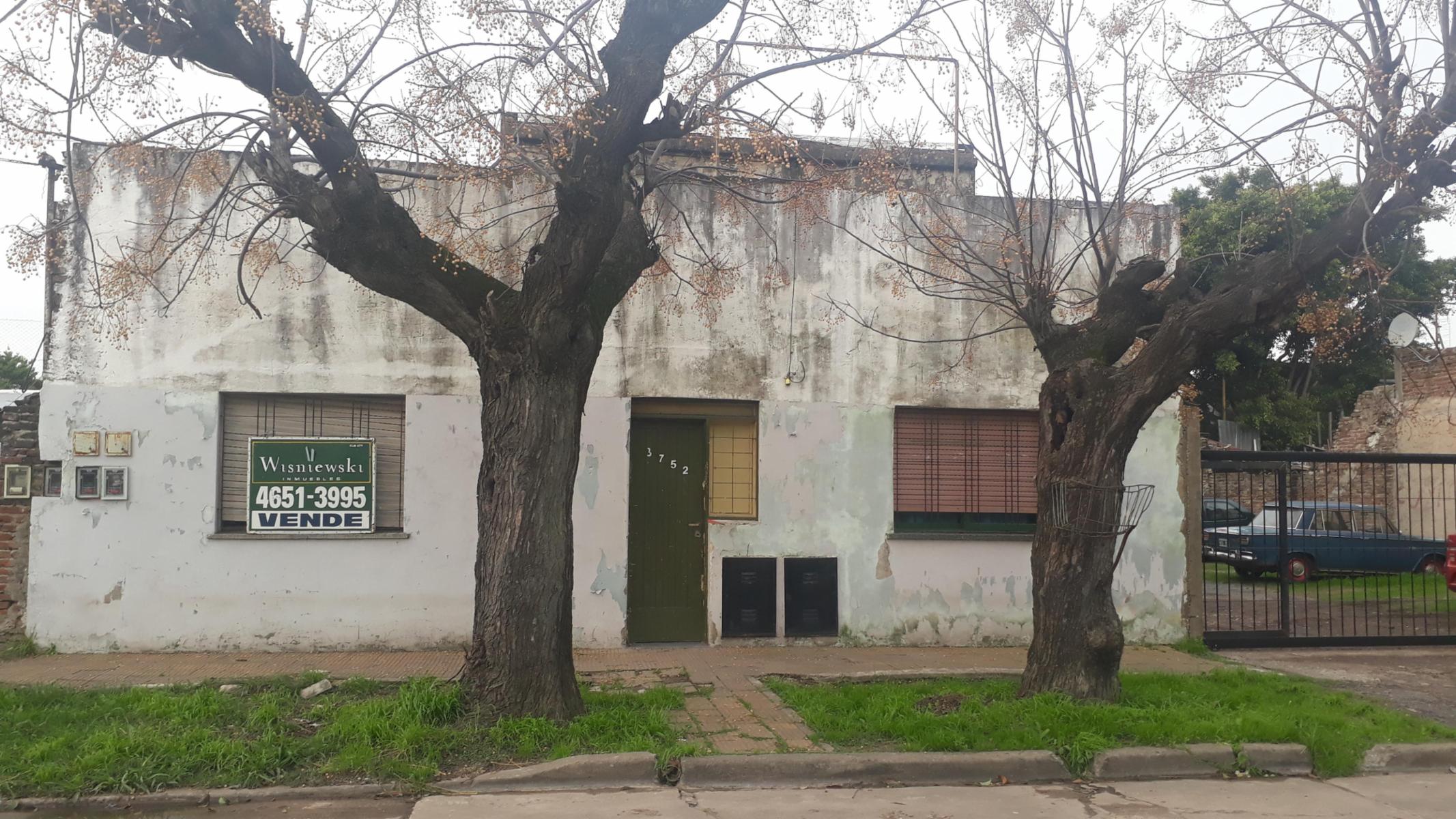 ISIDRO CASANOVA, CASA MUY AMPLIA A 1 CUADRA Y MEDIA DE LA AVDA.JUAN MANUEL DE ROSAS — foto 2