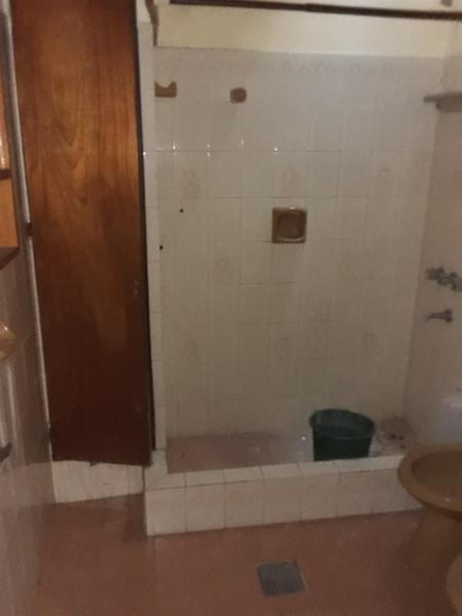 VILLA LUZURIAGA, CASA DE 4 AMBIENTES CON COCHERA y FONDO LIBRE — foto 15
