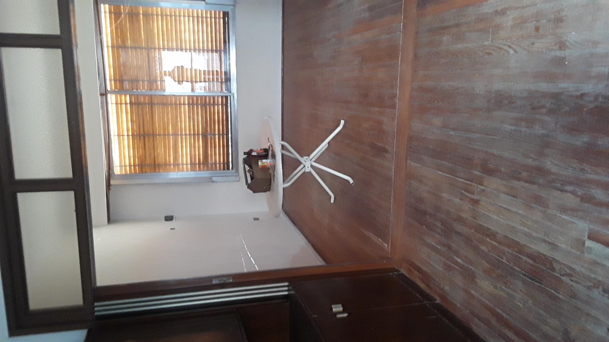Excelente casa, estilo Mil Casitas, en 2 plantas, con salida a 2 calles. (Ibarrola y Pasaje La Huerta) Impecable estado. — foto 2