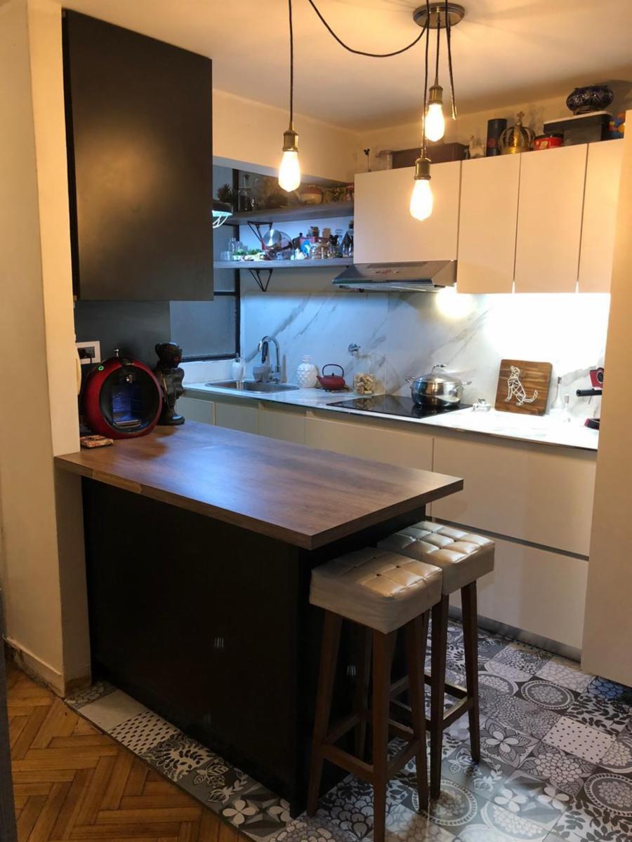 Excelente Departamento, muy luminoso, y moderono, dealles de categoria, execelente ubicacion. sin cochera pero disponible una cochera fija a 20 mts del departamento. — foto 2