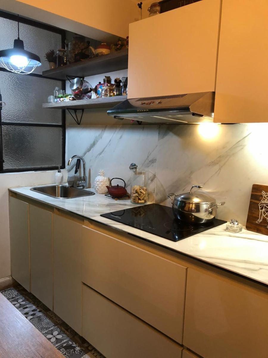 Excelente Departamento, muy luminoso, y moderono, dealles de categoria, execelente ubicacion. sin cochera pero disponible una cochera fija a 20 mts del departamento. — foto 4