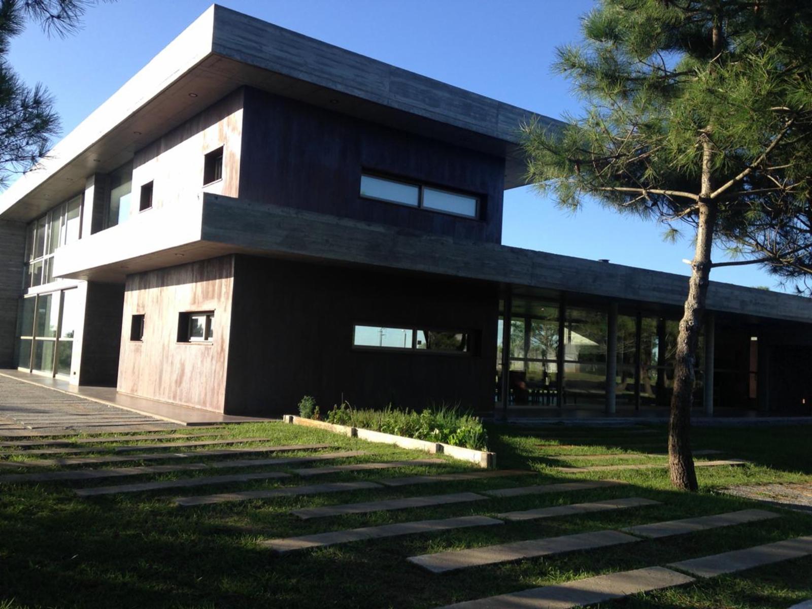 Excelente Propiedad en Pinamar, para ALQUILAR en Temporada, o VENTA