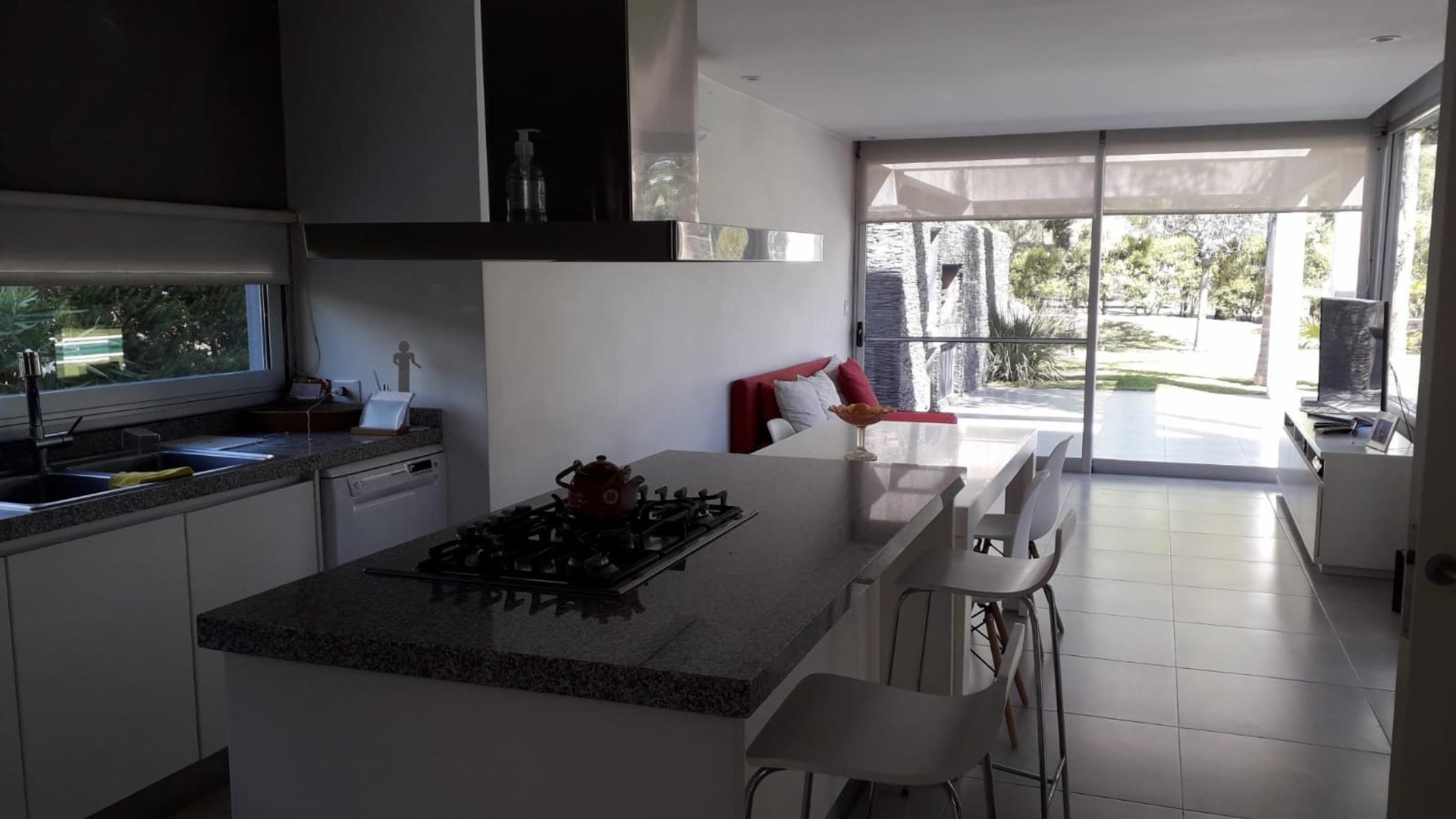 Excelente Propiedad en NOrdelta, en el Barrio &ampampquotEl Encuentro&quot en Venta o ALquiler.