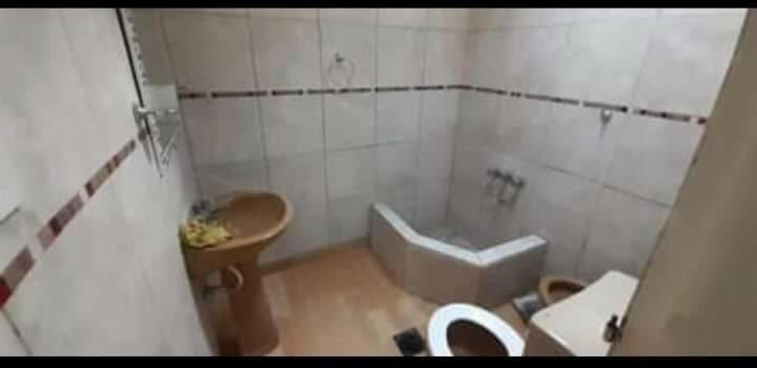 Excelente propiedad, en el centro de Villa Regina, en venta. Toma propiedad en parte de pago, en CABA, en barrios denominados turisticos. — foto 4