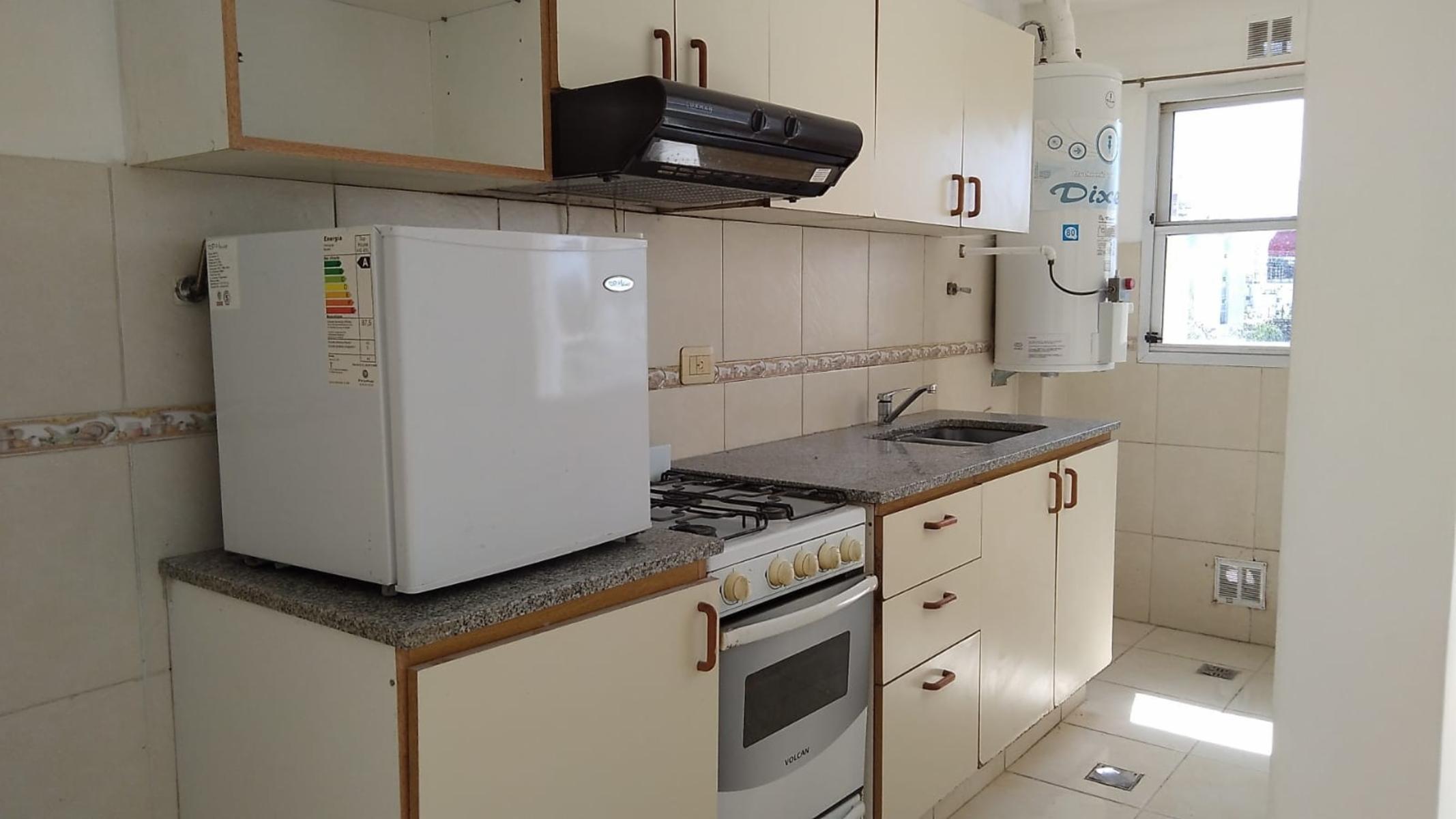 Departamento en VENTA. Edificio 6 años de antiguedad. a nuevo. 2 amb. al frente. bajas expensas — foto 4
