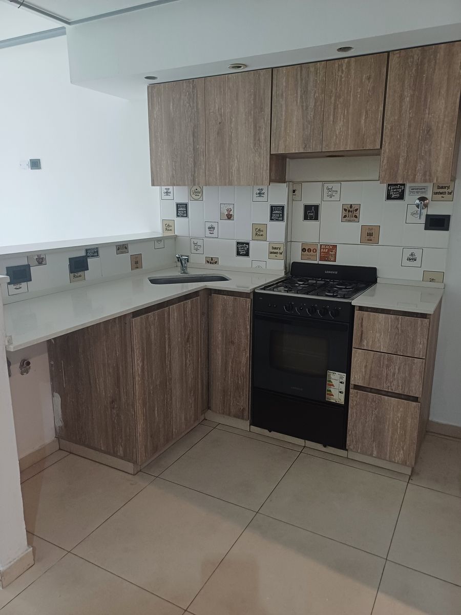Excelente Monoambiente con un gran patio en el 1 piso, casi a estrenar - 2