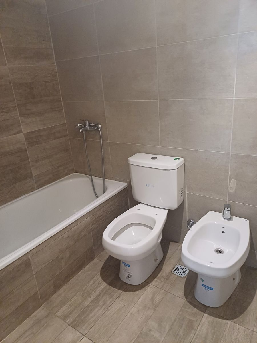 Excelente Monoambiente con un gran patio en el 1 piso, casi a estrenar - 3