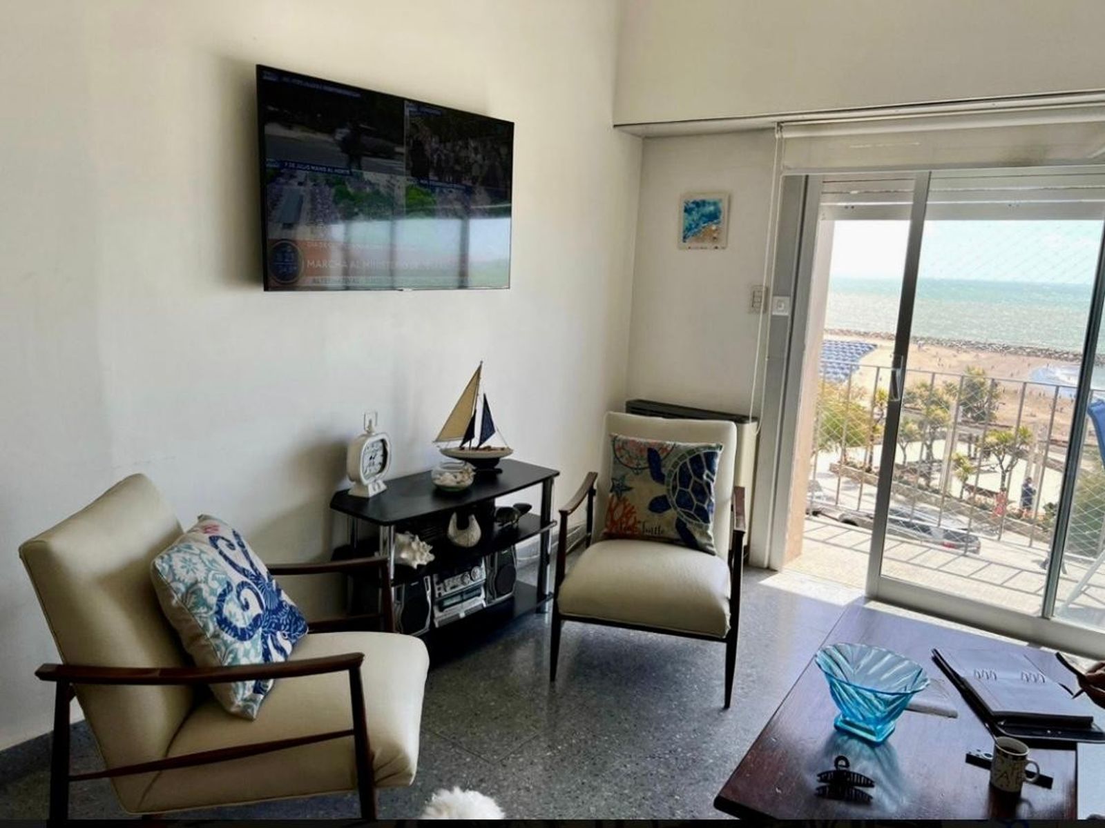 Excelente Departamento frente a la playa Varese. 3 amb. y dependenciade servicio. Con cochera y guarda coche. Impecable estado — foto 2