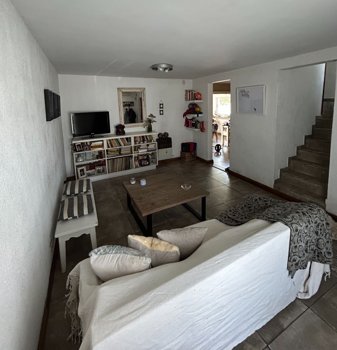 Excelente Propiedad en Haedo, por ser un lugar muy tranquilo, y la propiedad con todas las comodidades — foto 6