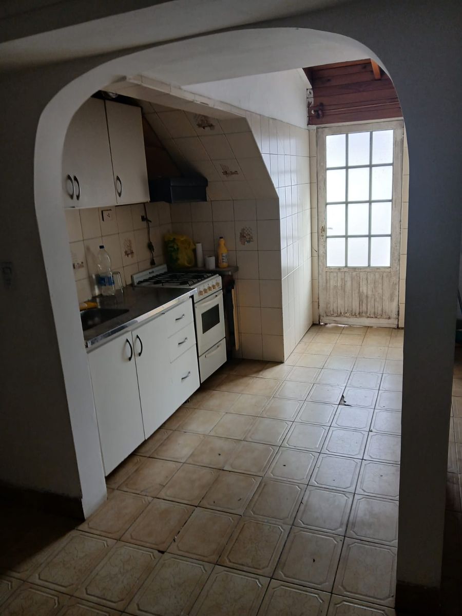 Excelente Ph en Venta en la Zona de Liniers, al frente, y sin expensas. - 2
