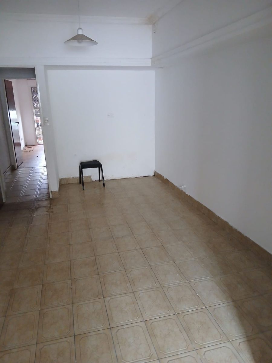Excelente Ph en Venta en la Zona de Liniers, al frente, y sin expensas. - 3