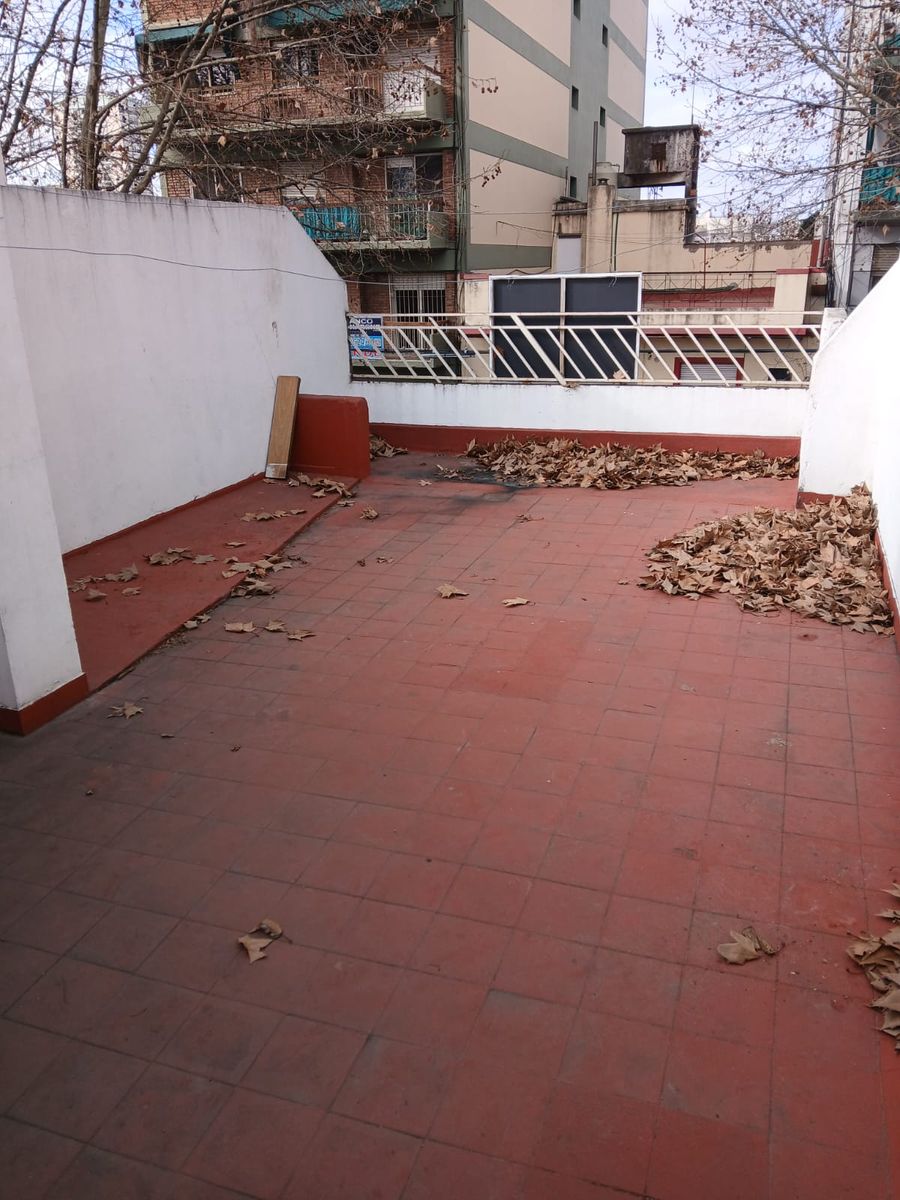 Excelente Ph en Venta en la Zona de Liniers, al frente, y sin expensas. - 5