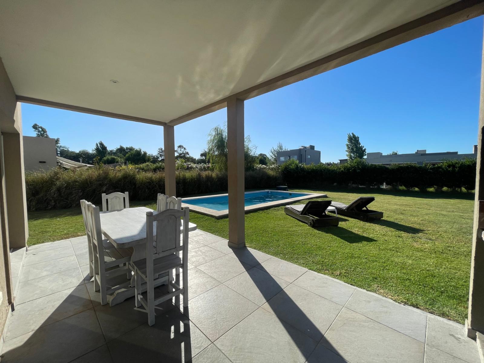 Barrio Santa Juana- CASA EN VENTA- Canning