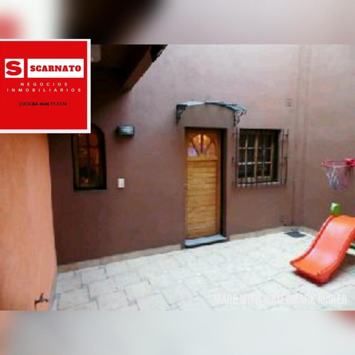 Casa con 3 Dtos. en block. Ideal 3 familias