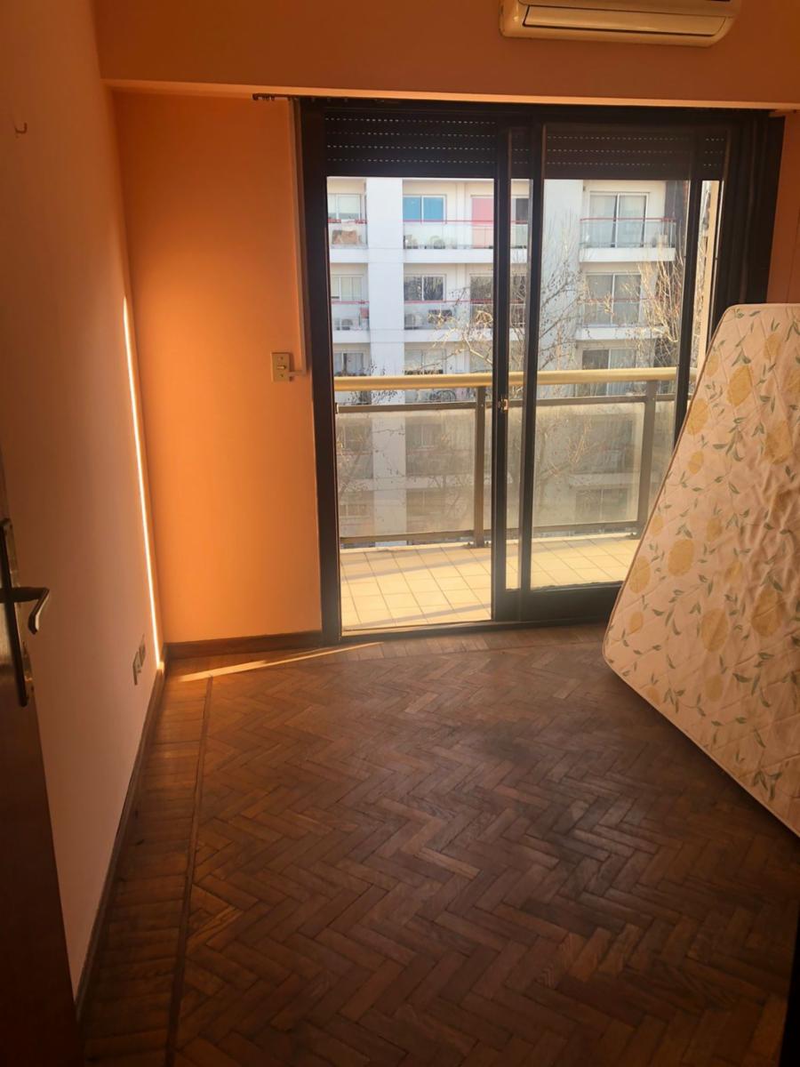 Venta departamento. Piso de 4 ambientes al frente con Balcón. Parque Patricios. — foto 3
