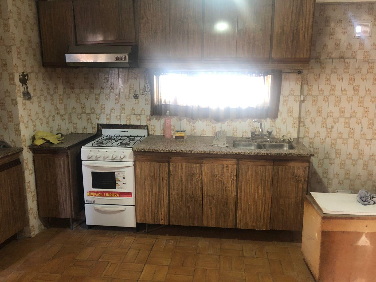 Venta departamento. Piso de 4 ambientes al frente con Balcón. Parque Patricios. — foto 8