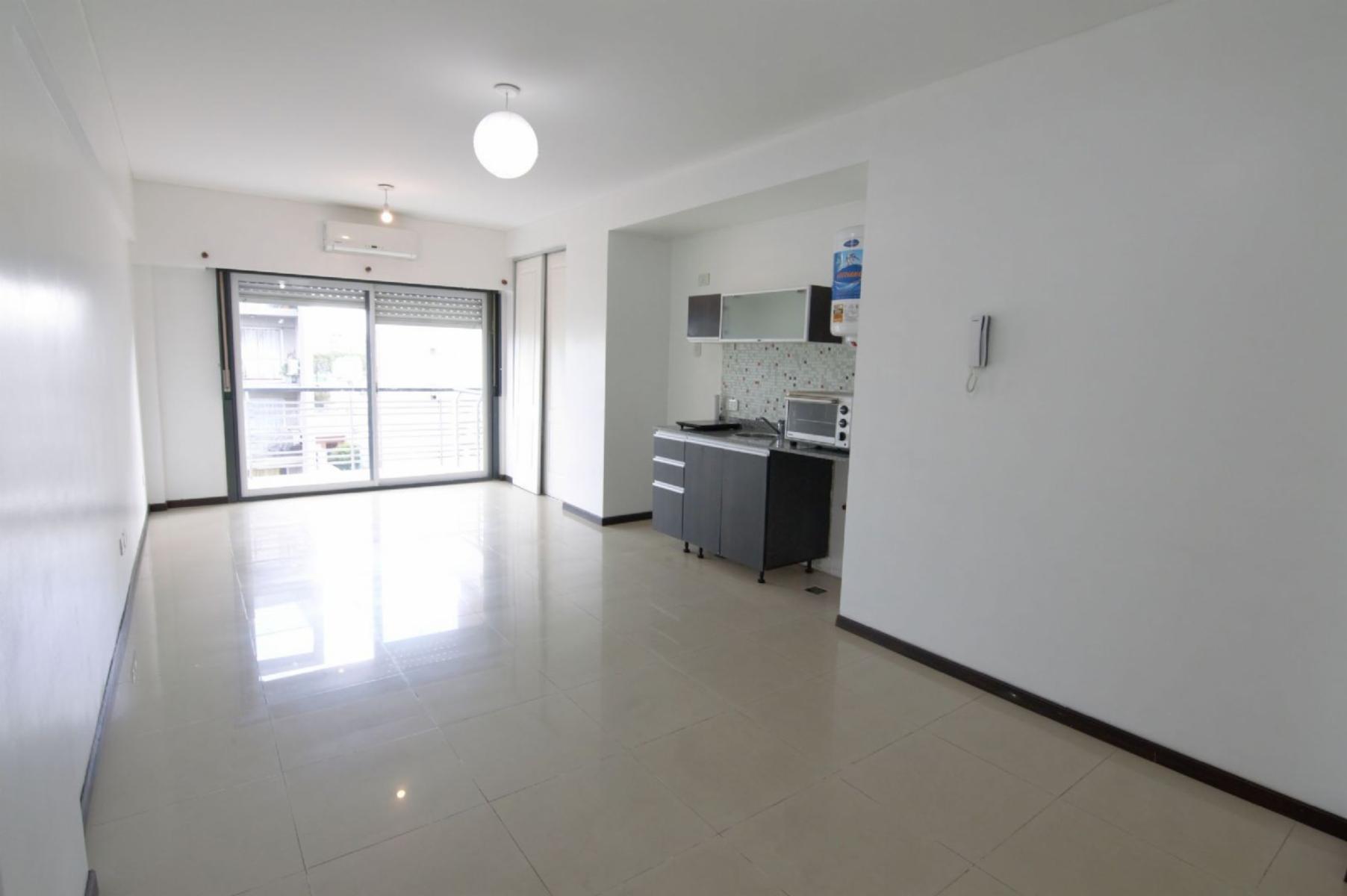 Monoambiente al Frente con Balcón &quotAPTO PROFESIONAL” — foto 2