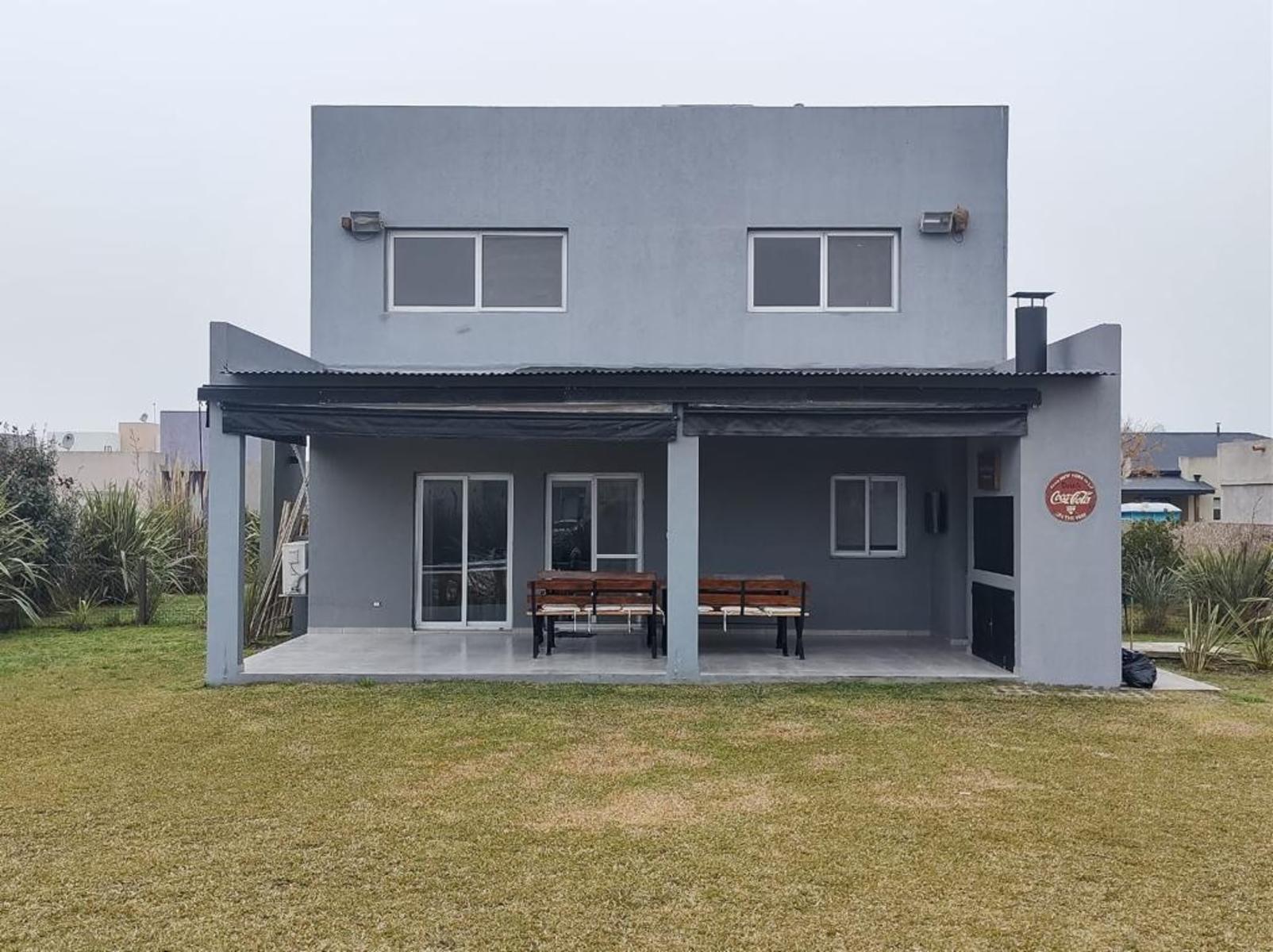 Venta de casa en la Horqueta de Echeverria Canning