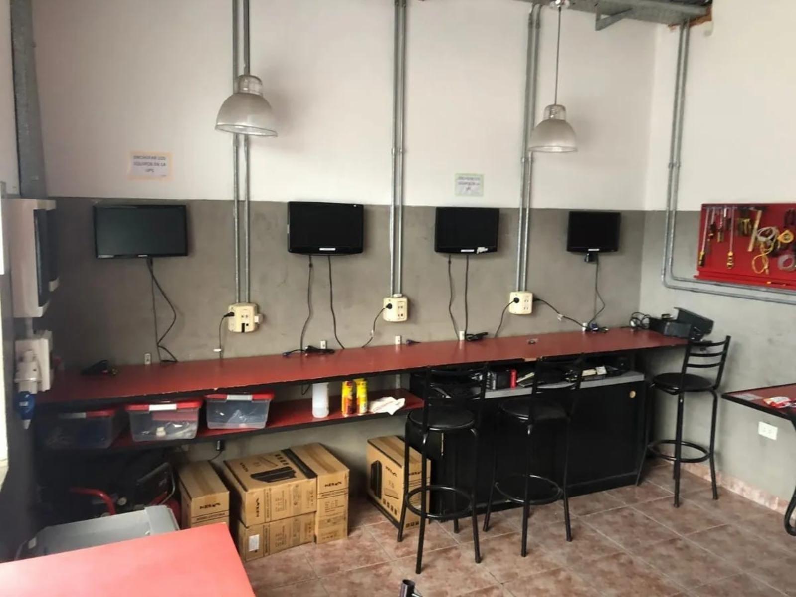 Venta Oficina de 160 M2 . Ubicada en Distrito Tecnológico, Parque Patricios - 4