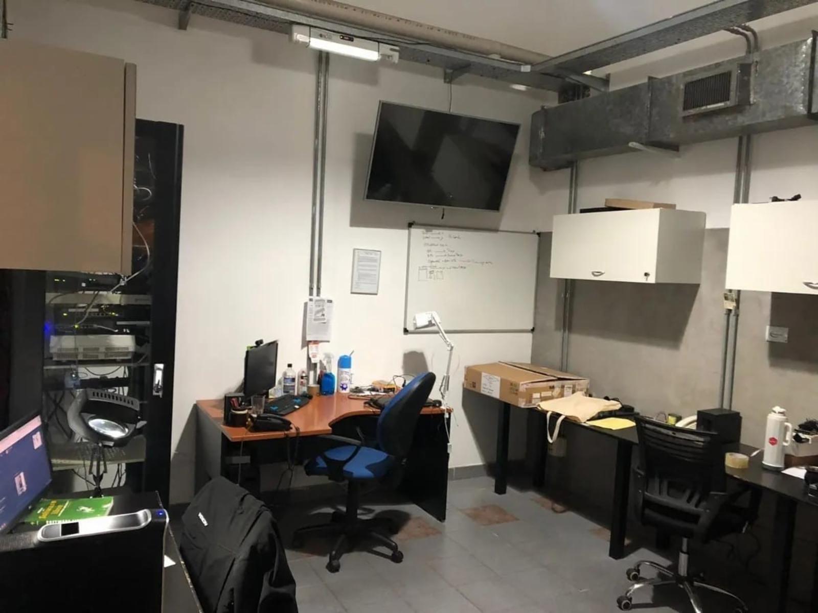 Venta Oficina de 160 M2 . Ubicada en Distrito Tecnológico, Parque Patricios - 5