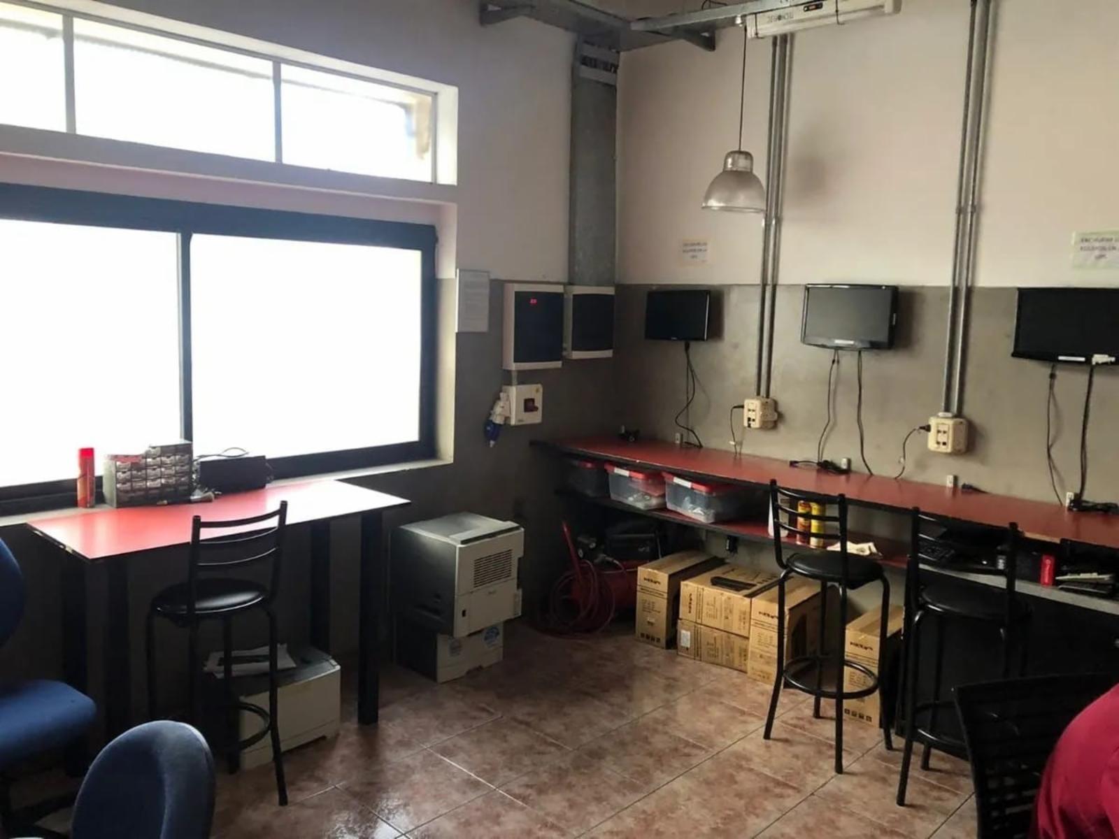 Venta Oficina de 160 M2 . Ubicada en Distrito Tecnológico, Parque Patricios - 7