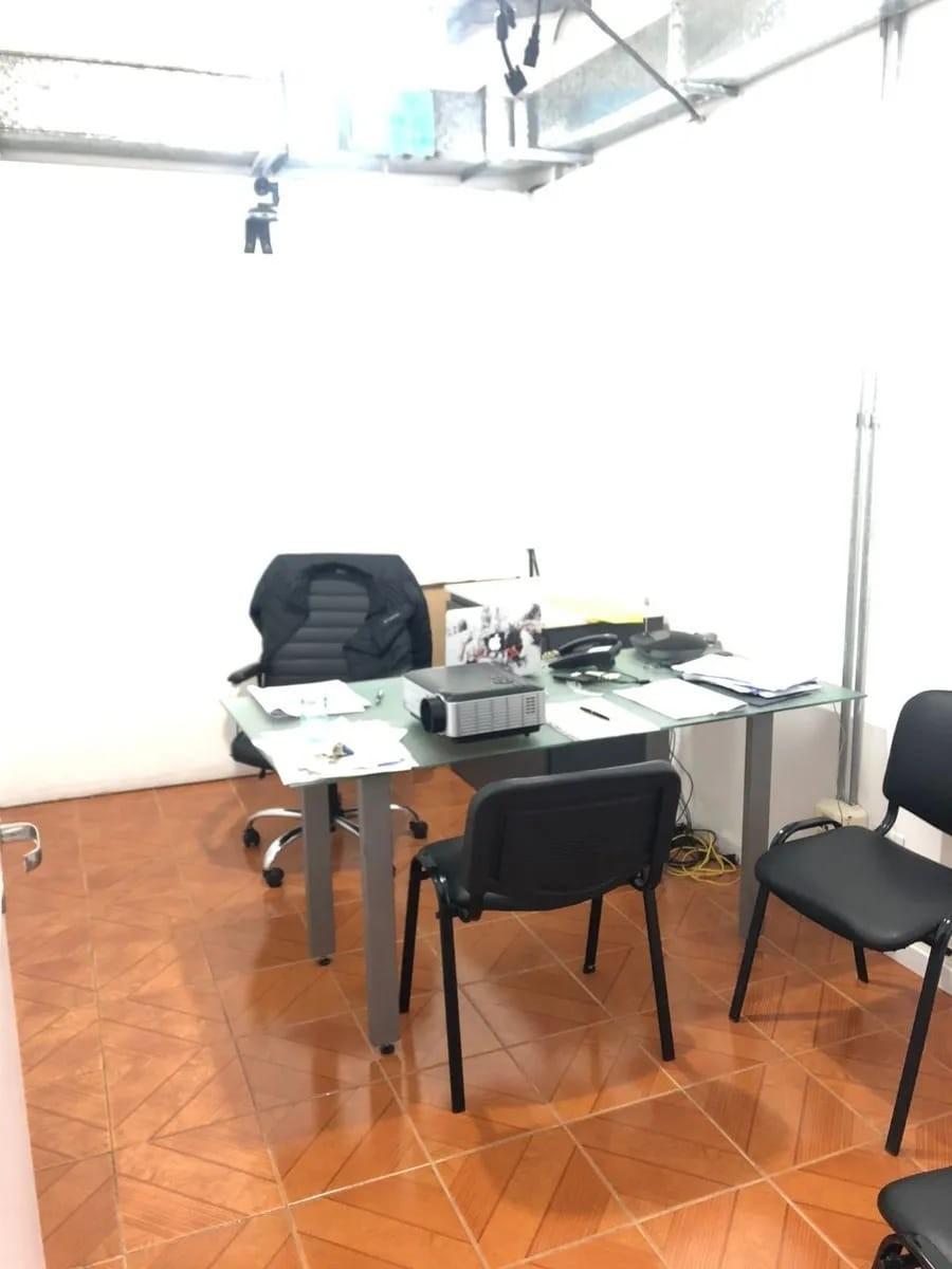 Venta Oficina de 160 M2 . Ubicada en Distrito Tecnológico, Parque Patricios - 13